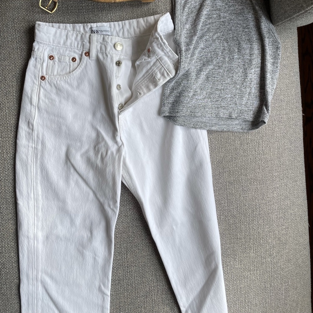 EUC Zara white jeans size 2